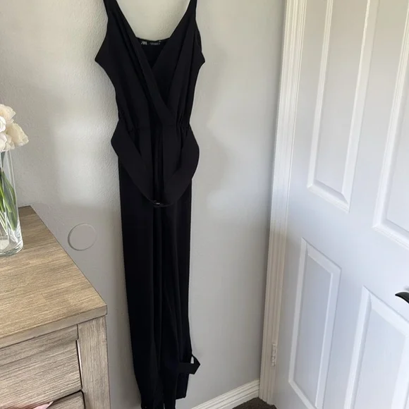 Zara cuffed ankle jumpsuit. Size medium. Black. EUC. - Picture 7 of 9